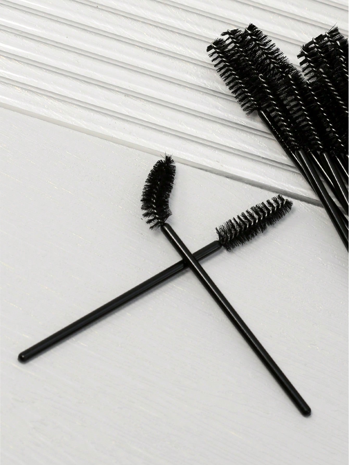 20pcs Disposable Eyelash Brush Black Mascara Wands Spoolies For Eyelash Extension Micro Eyelash Comb BrushEyebrow And Makeu UP Brush Tools